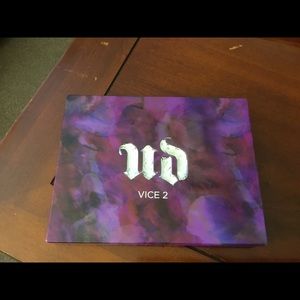 Urban Decay Vice 2 eyeshadow palette